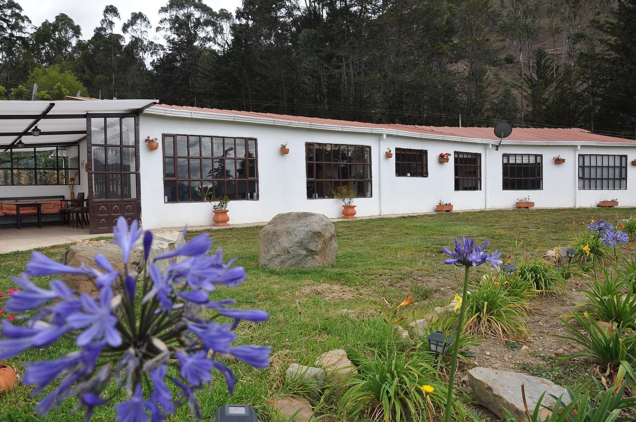 Hotel Pinares Del Carrizalito à El Cocuy Extérieur photo